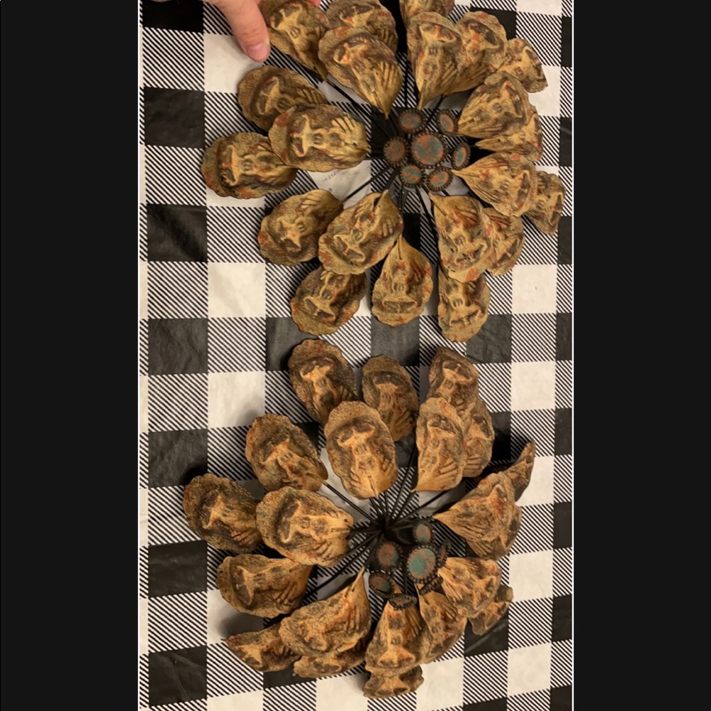 Metal flowers